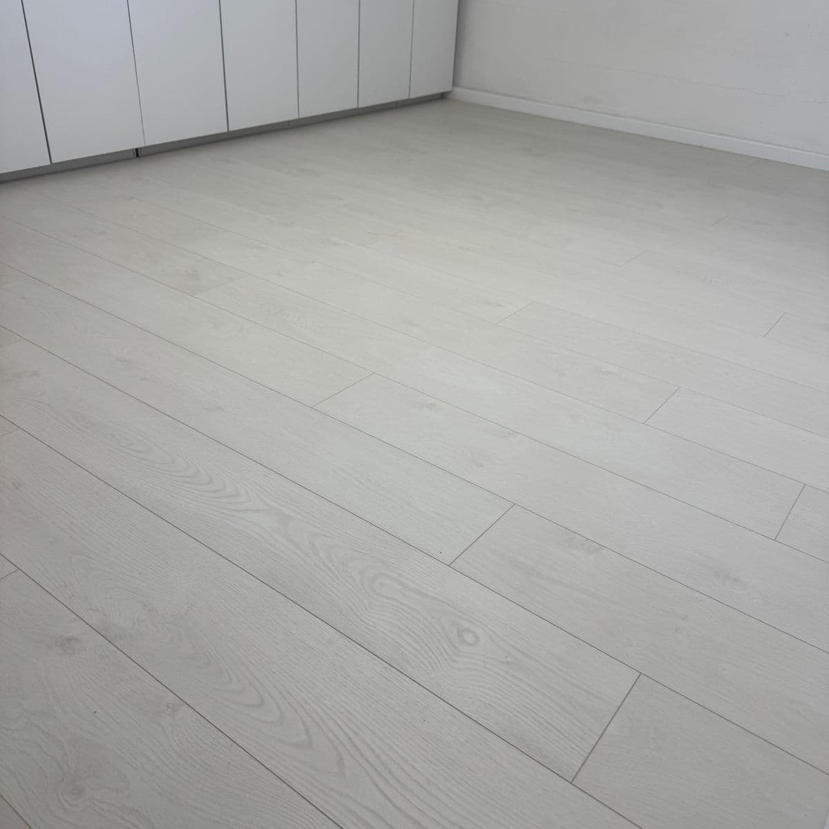 לֹמינציה Krono Swiss 4D3035